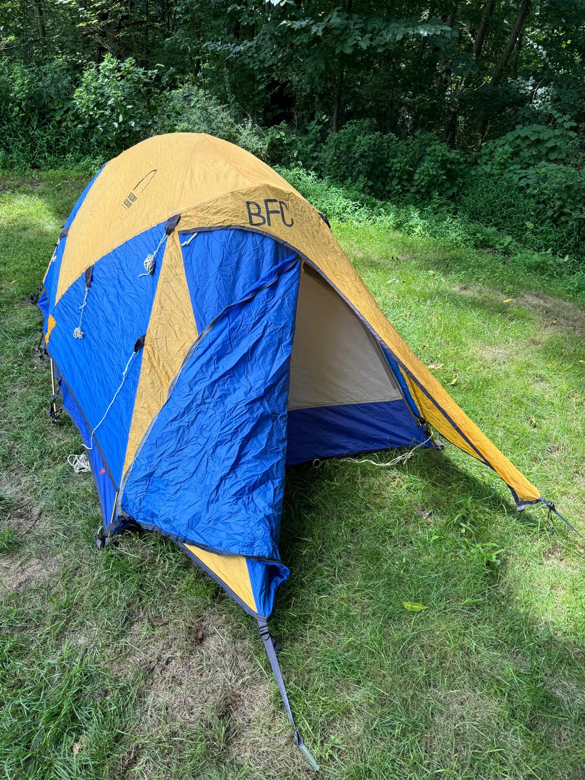 Sierra Designs Tiros 2-Person Tent- Vintage 90s (Tear in Fly) - Image 9