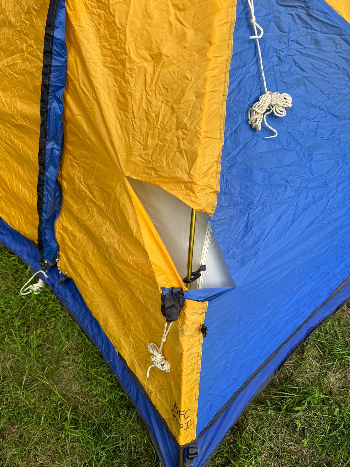 Sierra Designs Tiros 2-Person Tent- Vintage 90s (Tear in Fly) - Image 3