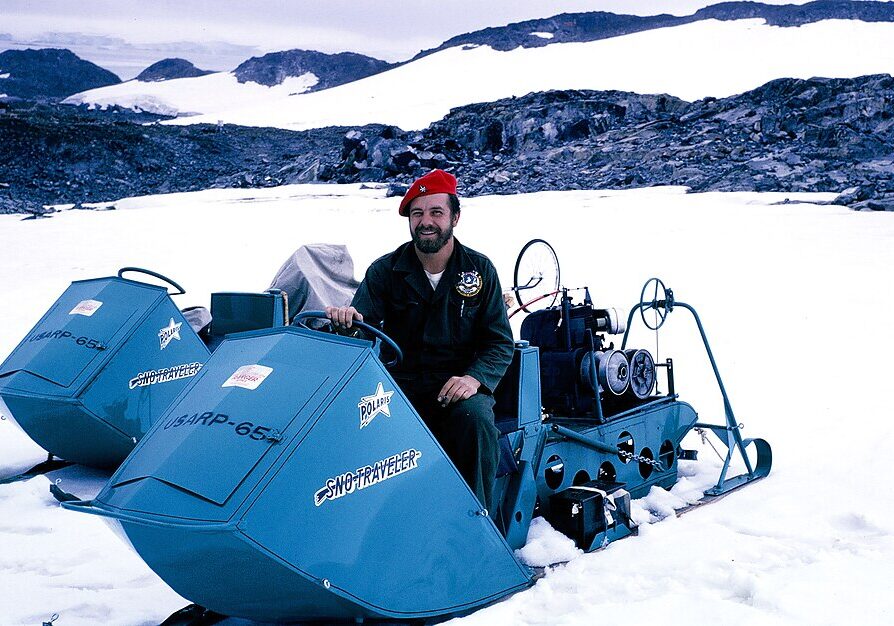 Polaris_snowmobile_1965